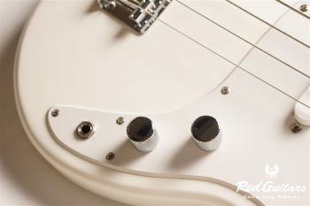 SONIC BRONCO BASS - Arctic White
